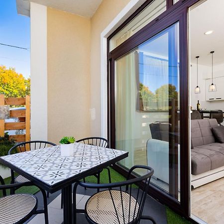 Apartments Meri Sveti Ivan  ภายนอก รูปภาพ