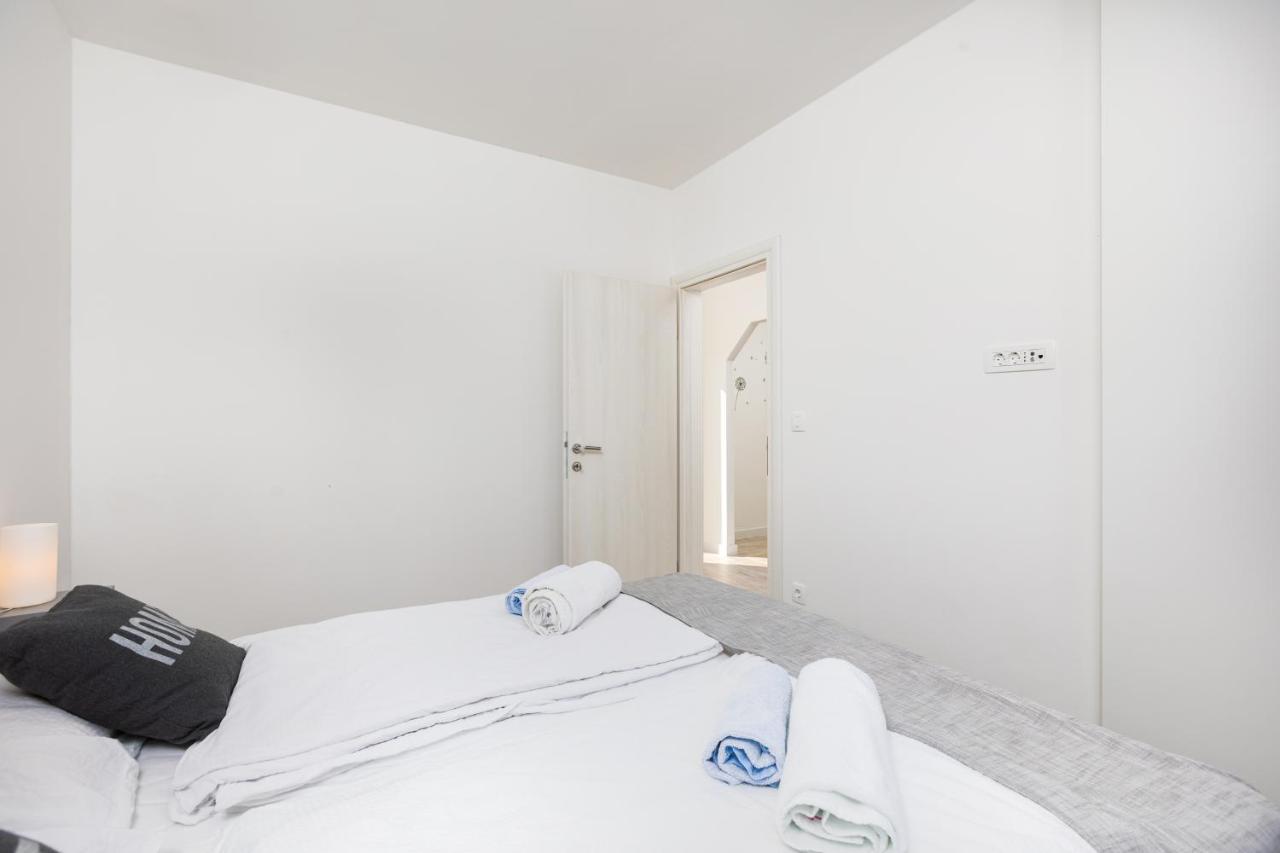 Apartments Meri Sveti Ivan  ภายนอก รูปภาพ