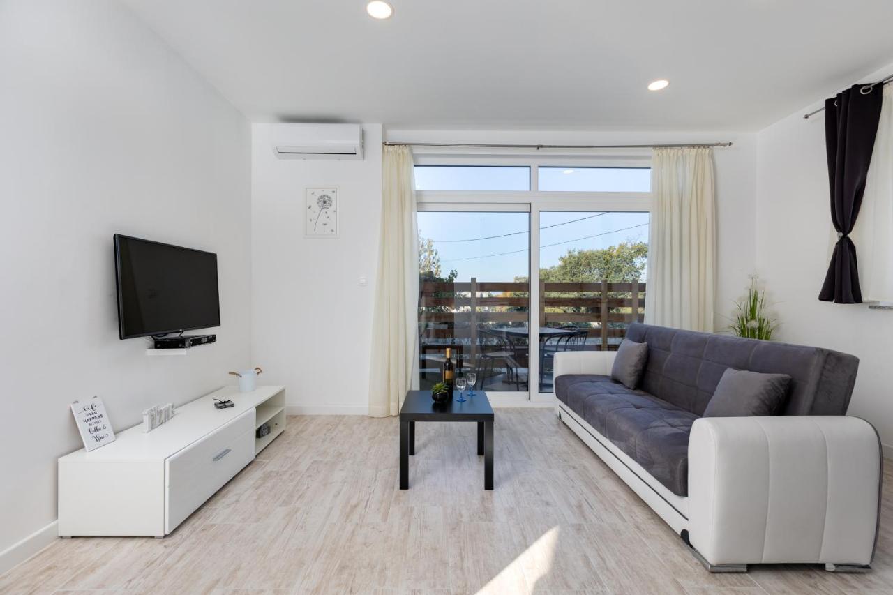Apartments Meri Sveti Ivan  ภายนอก รูปภาพ