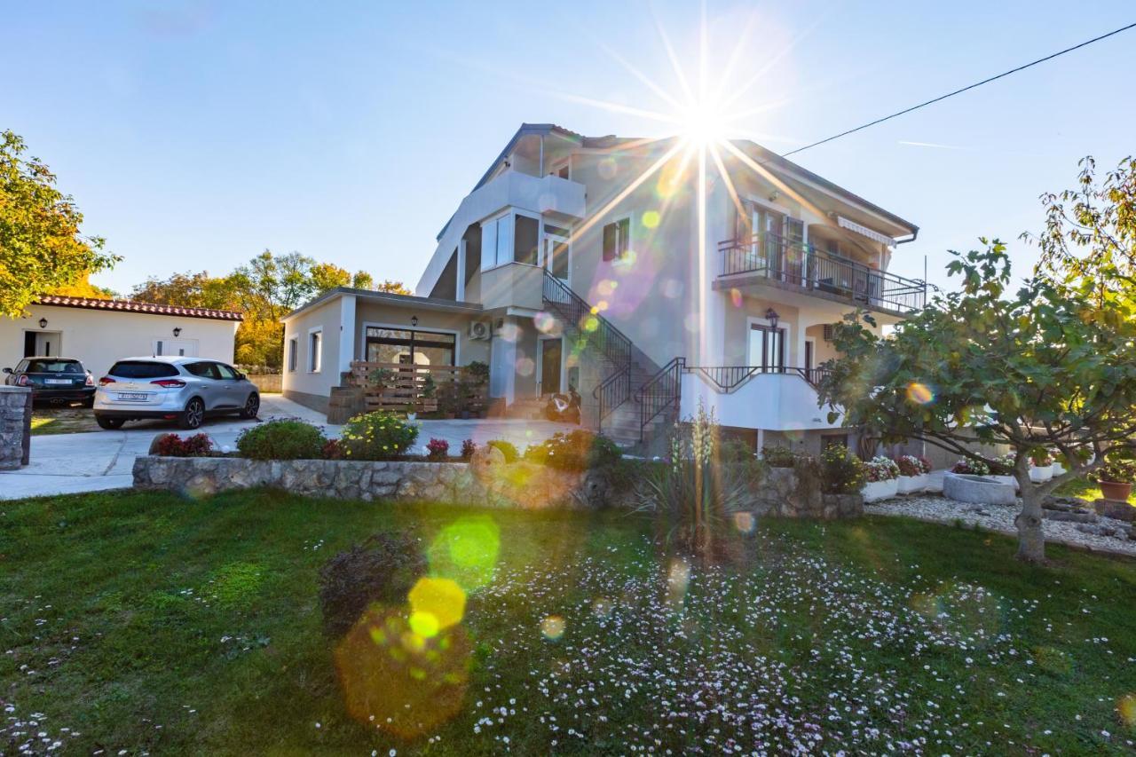 Apartments Meri Sveti Ivan  ภายนอก รูปภาพ
